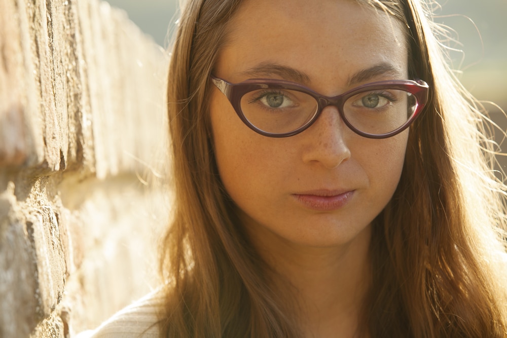 woman in trendy eye glasses