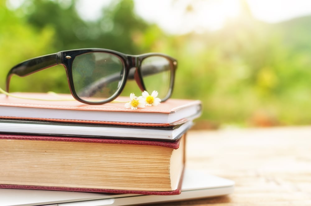 5 Signs You Need Reading Glasses