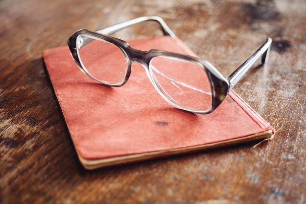 how to self adjust your glasses for minor corrections