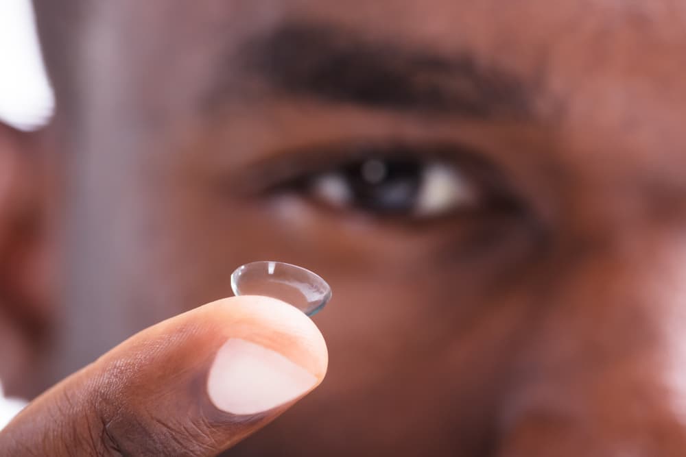 5 Common Mistakes People Make When Wearing Contacts